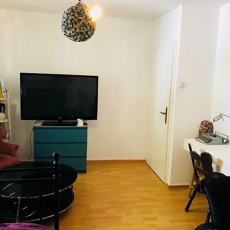 Cosy Room Close To Hbf & Fair Frankfurt am Main Exterior foto