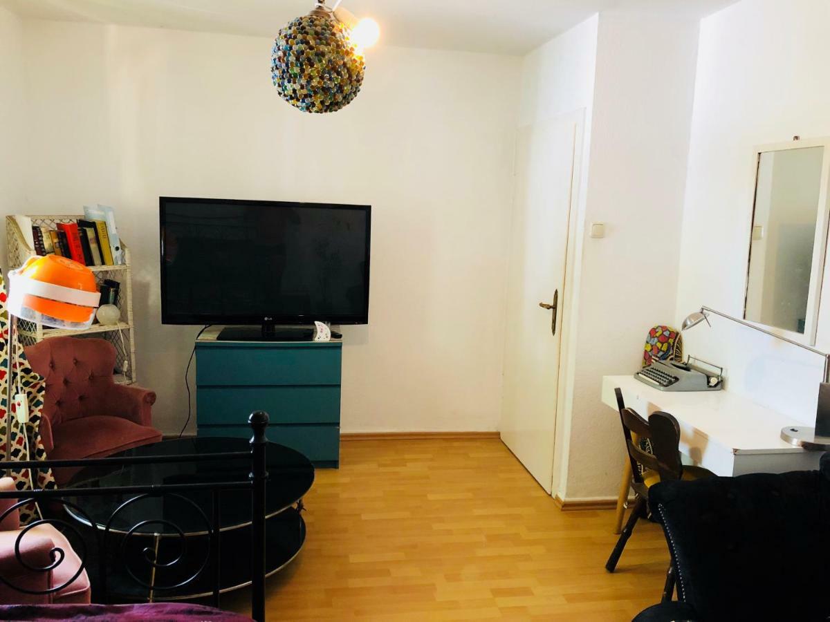 Cosy Room Close To Hbf & Fair Frankfurt am Main Exterior foto